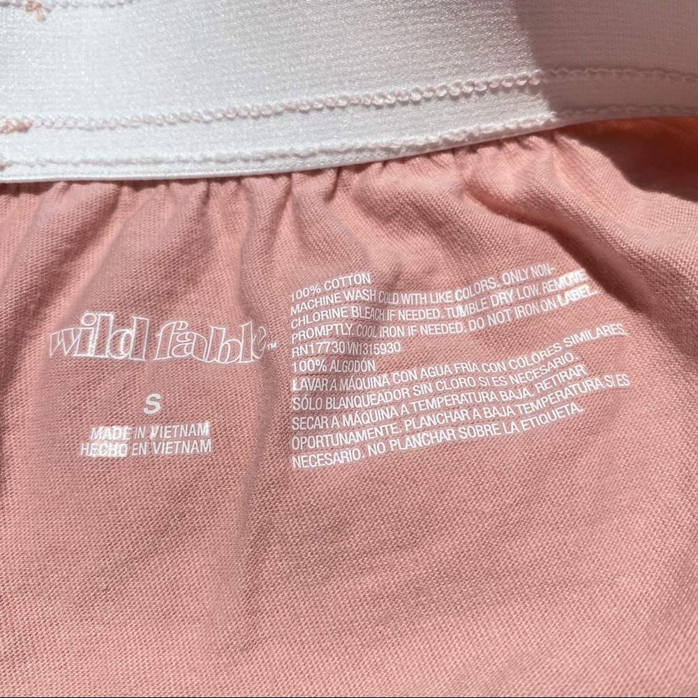 Pink shorts - Picture 4 of 4